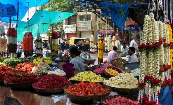 Gandhi Bazaar ನಲ್ಲಿ ವಾಹನ ಸಂಚಾರಕ್ಕೆ ಬ್ರೇಕ್ | Oneindia Kannada