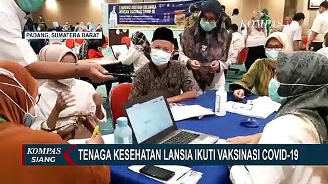 52 Tenaga Kesehatan Lansia di Padang Disuntik Vaksin, Ini Pengakuannya!