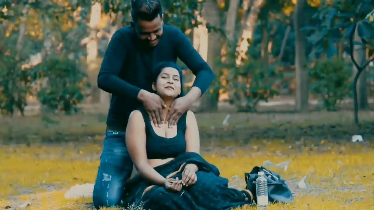 लड़की को अंदर हाथ दाल दिया!Put the girl inside! Prank video!kiss and sex!india prank video!indian kiss! लड़की को चूची दबा दिया!Nipple girl ! लड़की बोली मेरा छाती दबाव!Girl said my chest pressure!