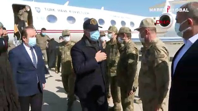 Bakan Akar ve komuta kademesinden sınır hattında inceleme