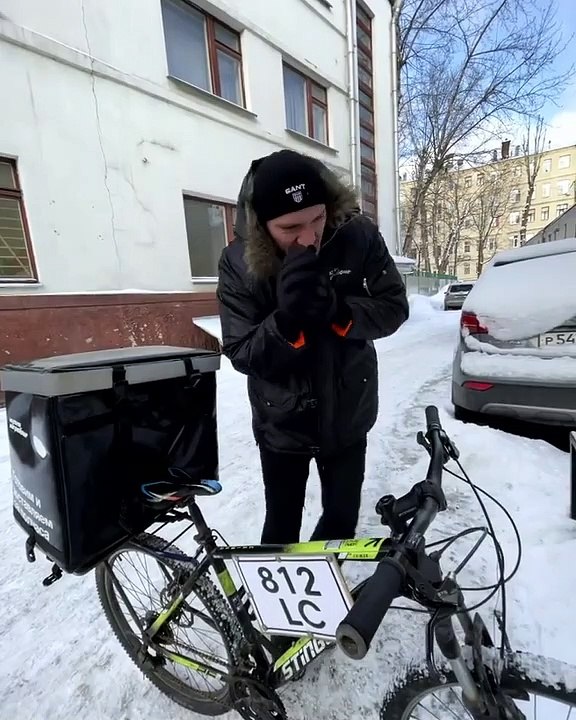Livreur Uber Eats en Russie