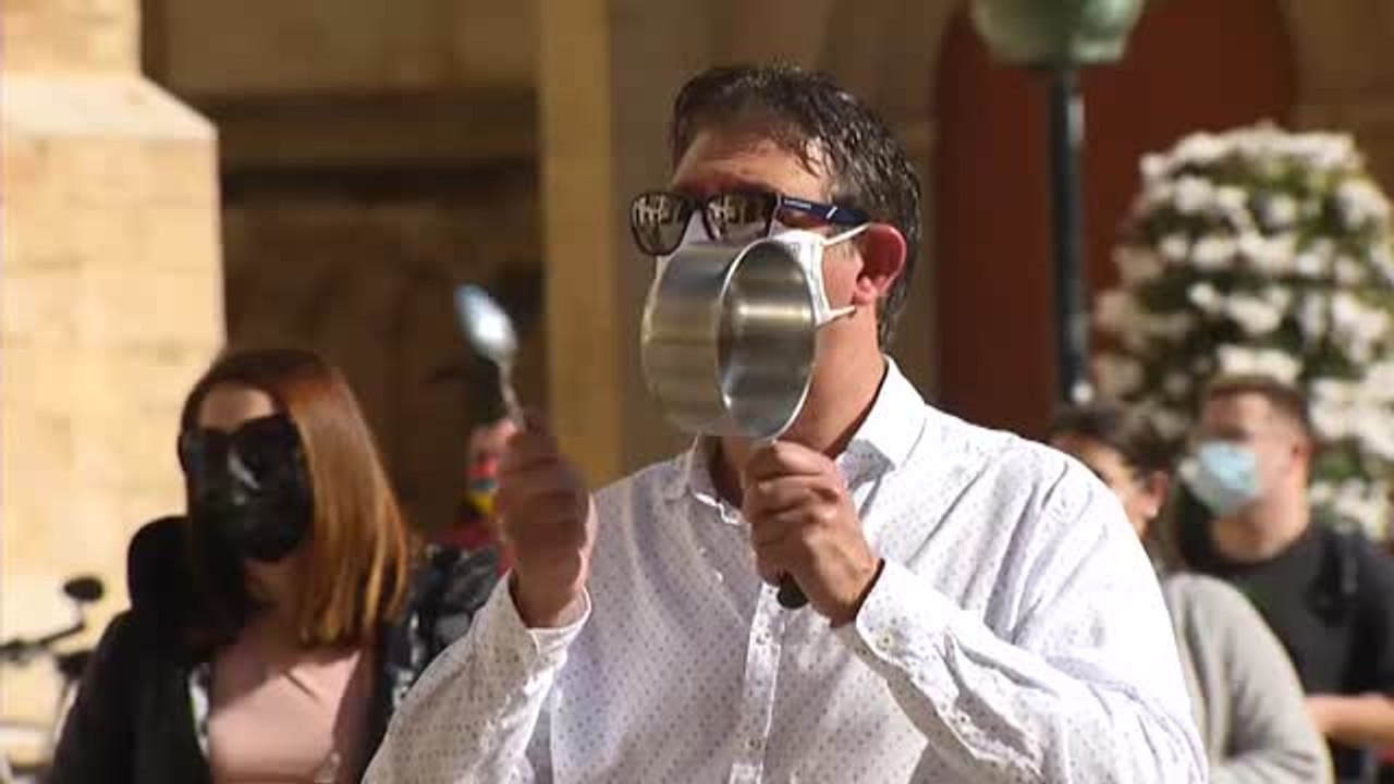 Los hosteleros del País Vasco suben la persiana y respiran aliviados