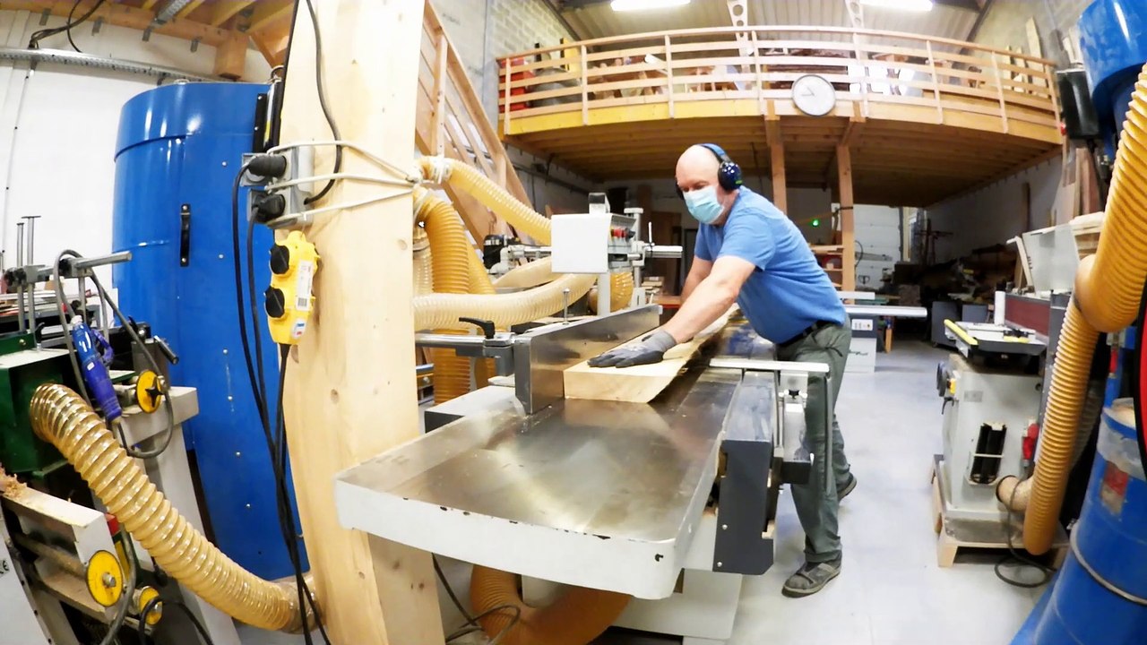 Usinage et assemblage d'un plateau de table