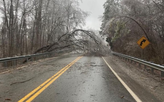VDOT warns drivers to stay off the roads until icy conditions end