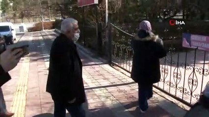 Çocukları kaçırılan aileler, adli tıp önünde bekliyor