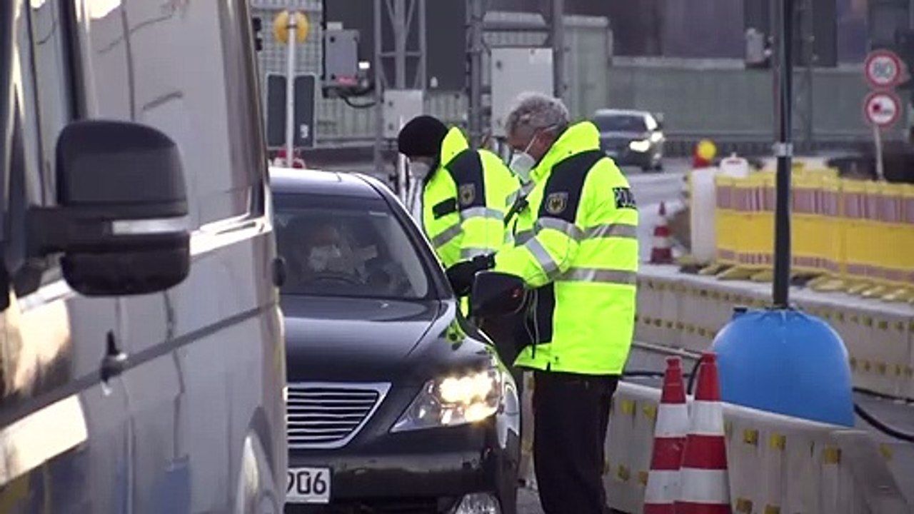 Strenge Kontrollen an Grenzen zu Tschechien und Tirol gestartet