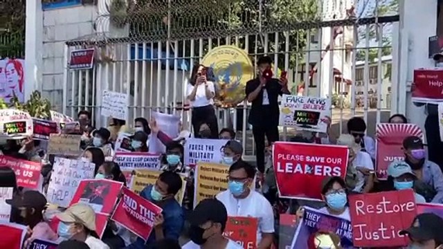Birmanie : deux semaines après le putsch, la contestation ne faiblit pas