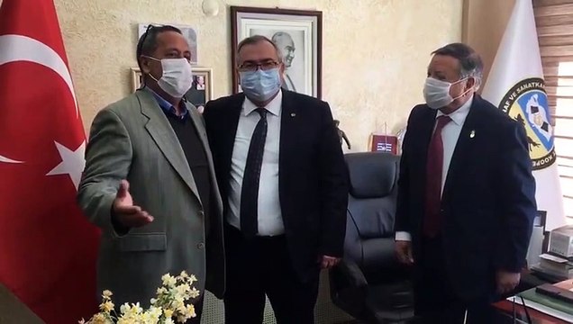 CHP Kuşadası Kurucu Üyesi Hasan Saç'ın 87 yıllık CHP rozetini hediye eden Hasan Çıkıkçı'ya bu anlamlı hediye için teşekkür ederim. Kuruluşun ve Kurtuluşun Partisi olan CHP bir Çınardır. Kökleri Kuvayı Milliye ile Atatürk İlke ve Devrimlerine dayanan CHP