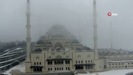 Çamlıca Camii beyaza büründü