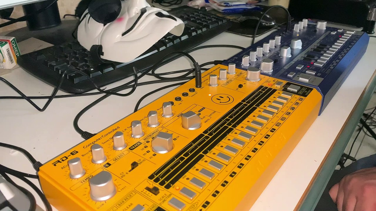 Behringer rd6 & behringer td3 electro jam