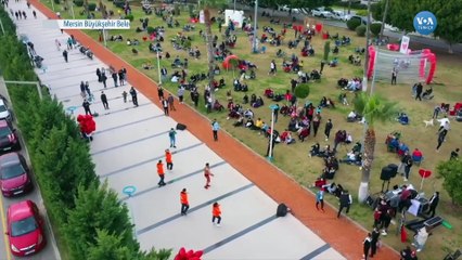 Mersin’de Sürpriz Sevgililer Günü Kutlaması