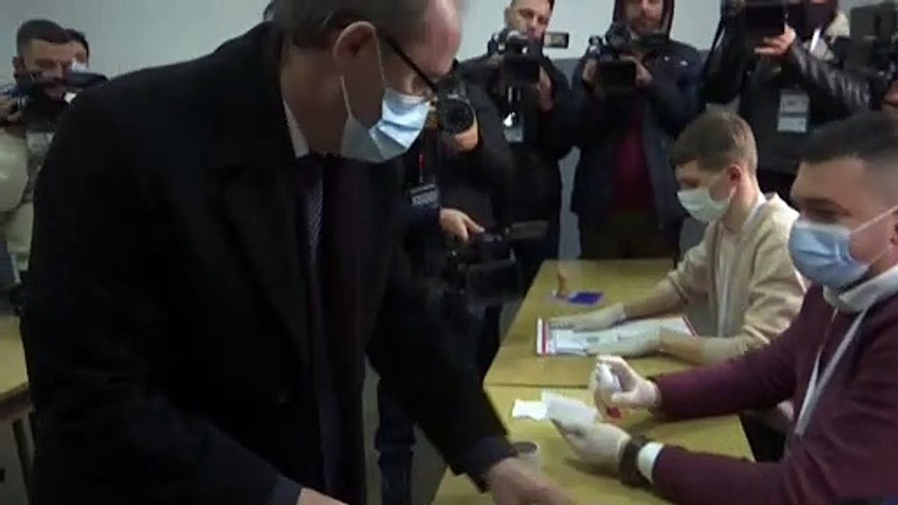 Linksnationale Vetevendosje liegt im Kosovo mit 42% vorn