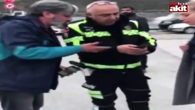 Aracı içindeki çocukla birlikte çektiler! Kameralara yansıdı