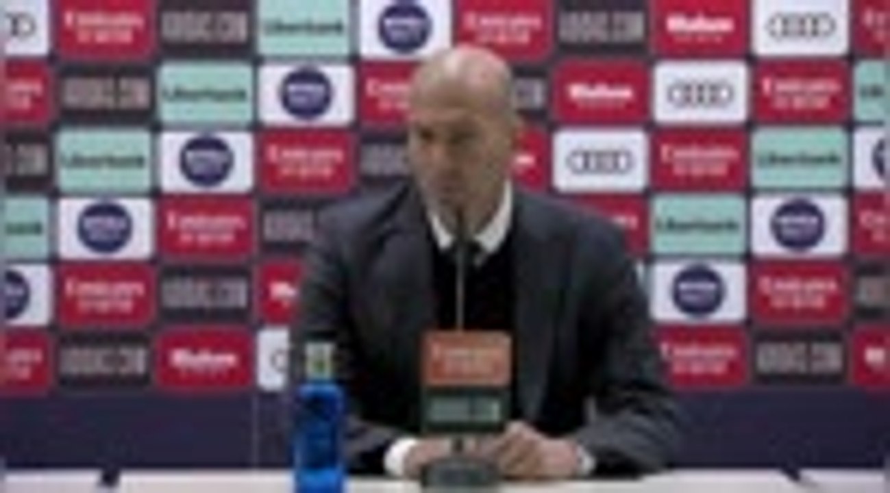 23e j. - Zidane : "Je ne peux pas vous donner la raison de toutes ces blessures"