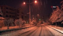 Anadolu Yakası'nda yoğun kar yağışı etkisini sürdürüyor