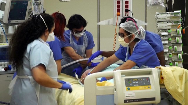 Великобритания вакцинировала 15 миллионов человек