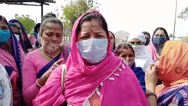 आंगनवाड़ी कार्यकर्ताओं ने अपनी 10 सूत्री मांगों को लेकर नायाब तहसीलदार को सौंपा ज्ञापन