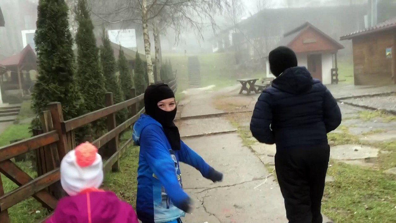 Am fost sa vizitam Pestera Muierilor si am dat peste mii de lilieci !
