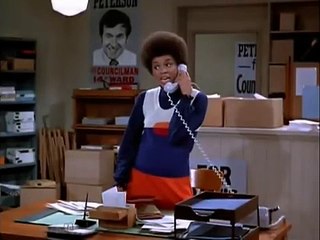 Mary Tyler Moore (S02E24) His Two Right Arms
