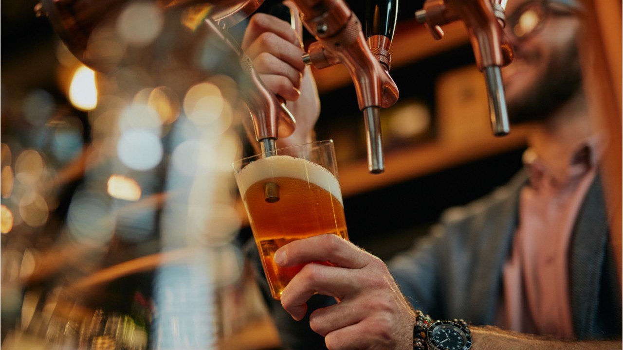 Pubs and Restaurants Could Resume Outdoor Servi...