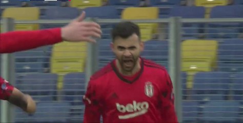Le magnifique but de Ghezzal pour Besiktas