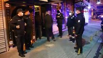 Silahlı rehin ihbarına giden polis, mühürlü kafede 20 kişiyi parti yaparken yakaladı