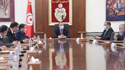 تونس.. إعفاء 5 وزراء إثر أزمة دستورية بين الرئاسة والحكومة