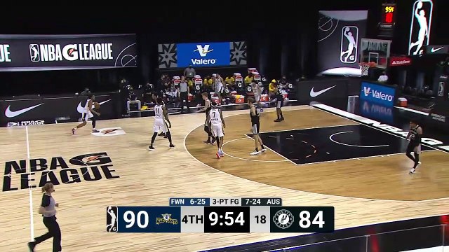 Devin Robinson flies in for the alley-oop slam