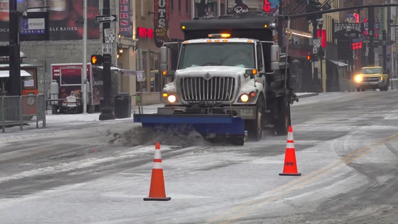 Icy roads in Nashville Monday as storm moves th...