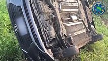 tn7 Sospechosos de asalto vuelcan vehículo tras persecución policial 150221