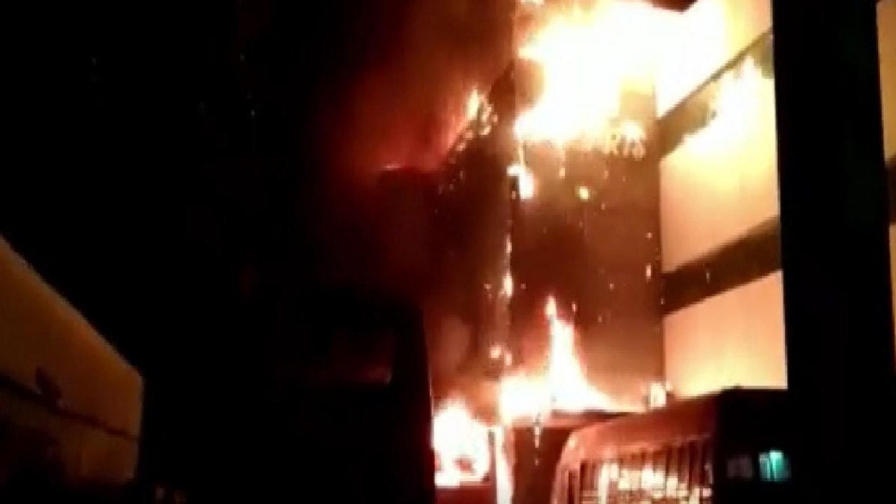 Uttar Pradesh: Fire breaks out at school in Bar...