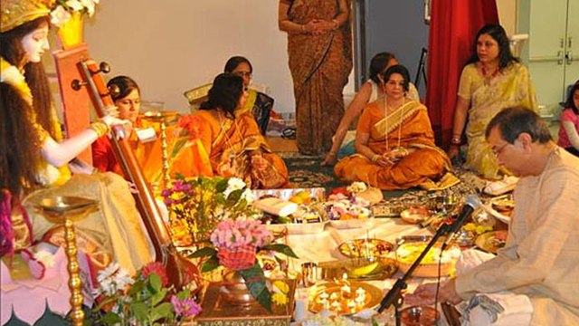 Basant Panchami 2021: बसंत पंचमी के दिन पीले कपड़े क्यों पहनते हैं, जानें वजह | Boldsky