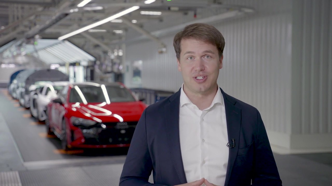 Audi e-tron GT Böllinger Höfe - Interview Julius Seebach