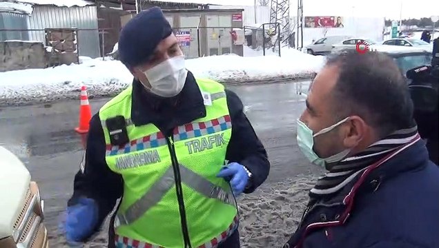 Jandarma toplu taşıma araçlarında kış lastiği denetimi yaptı