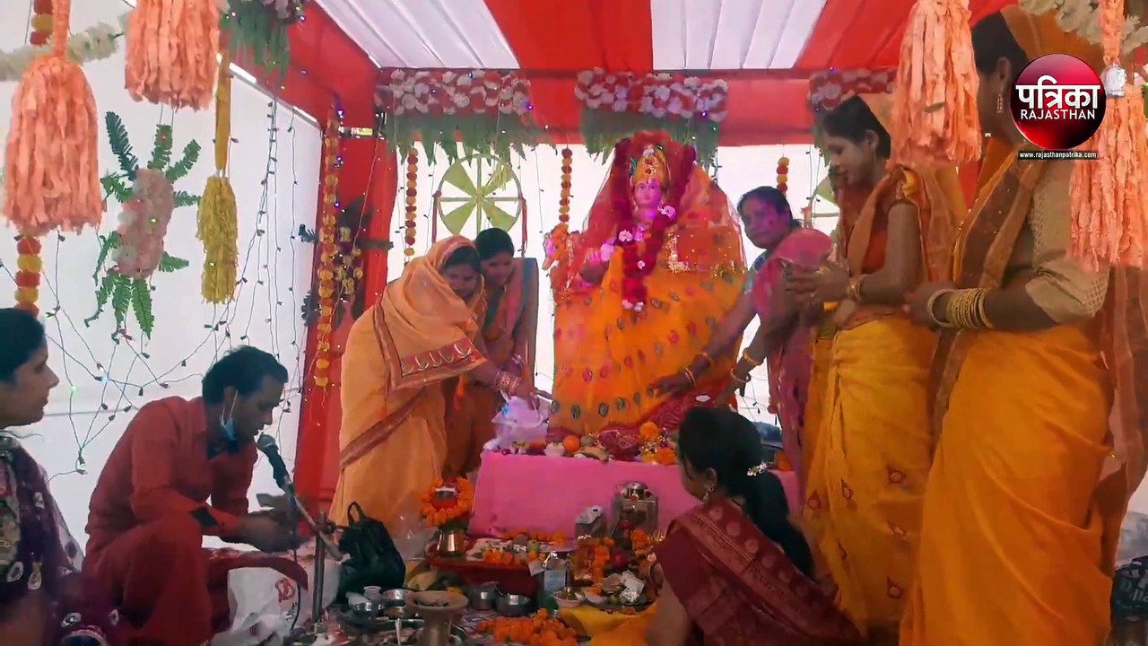 VIDEO : Basant Panchami : मां शारदे के चरणों में नमन कर नवाया शीश