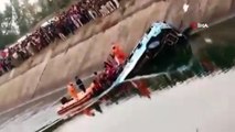 - Hindistan'da otobüs kanala düştü: En az 32 ölü