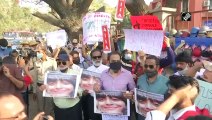 टूलकिट मामला: दिशा रवि की गिरफ्तारी के खिलाफ बेंगलुरु में लोगों का प्रदर्शन