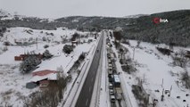 Çorum-Samsun Karayolu yoğun kar yağışı ve buzlanma nedeniyle ulaşıma kapandı
