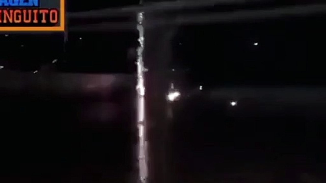 Şampiyonlar Ligi maçı öncesi rakip takımın kaldığı otelin önünde havai fişek patlattılar!