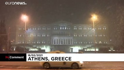 Grèce : Athènes se réveille sous la neige