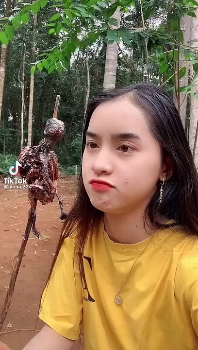 Em Đep Lam Cô Gái Dễ Thường Phân 13