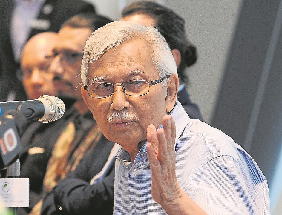 2-party system implausible, lacks political will, says Daim