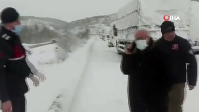 Tipi fena bastırdı! Yol kapandı, 25 kilometrelik kuyruk oluştu