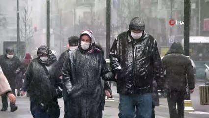 - Sivaslılar beklenen karın tadını, yağar kar altında yürüyerek çıkarttı