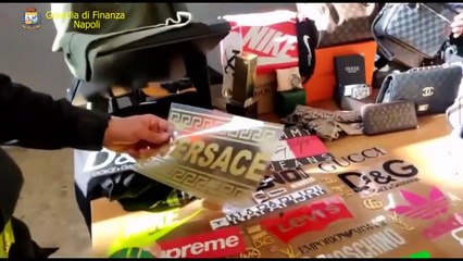 Napoli - Centrale di false griffe in un appartamento a Scampia (16.02.21)