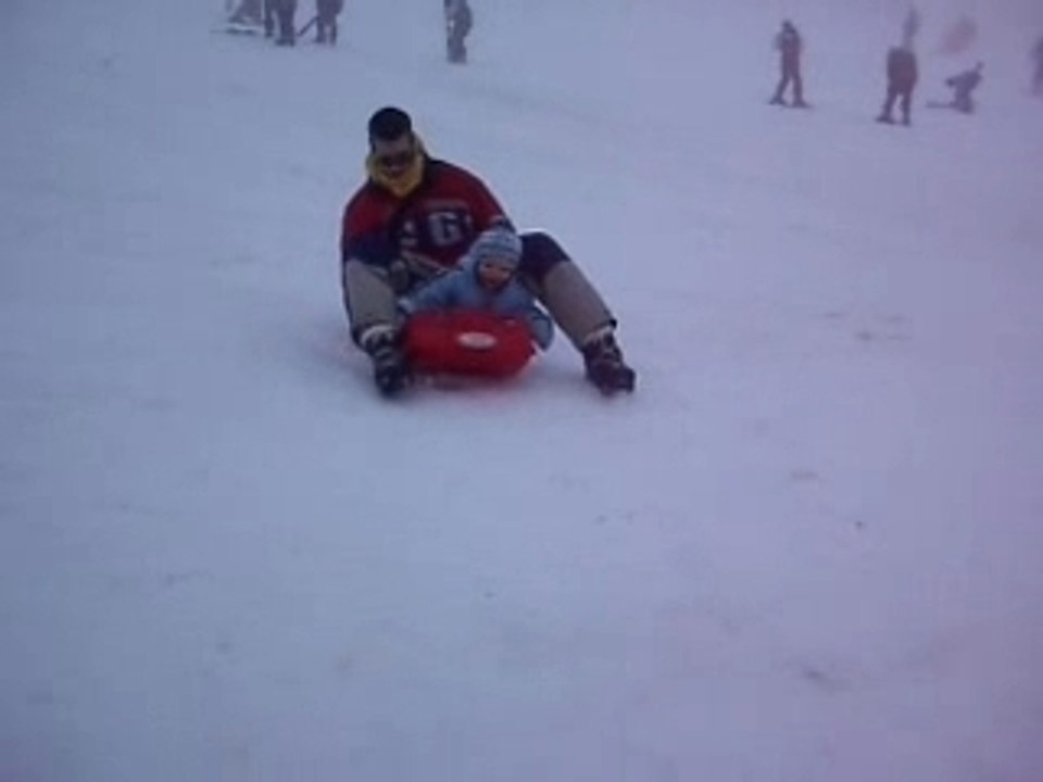 Descente en luge avec papa