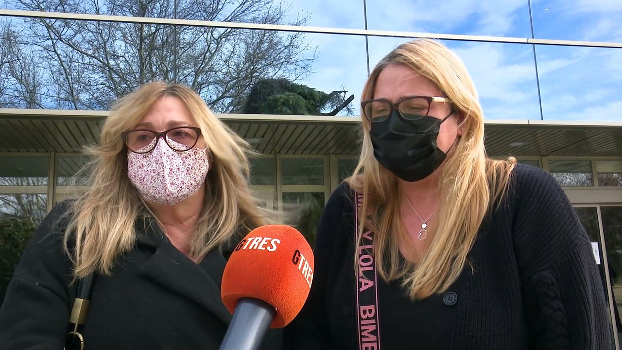 Loreto y Marta Valverde, destrozadas en el tanatorio tras el fallecimiento de su padre Lorenzo Valverde