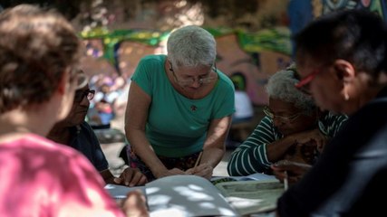 مبادرة "تبنّ تلميذًا" لمحو الأميّة في شوارع "ريو دي جينيرو" البرازيلية