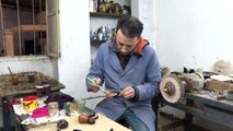Tunisie: l'artisan pipier qui perpétue le savoir-faire de ses aïeux