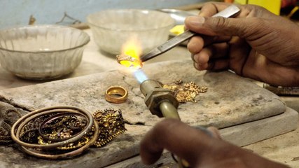 عائلات ارتبطت أسماؤها بمهن الأجداد